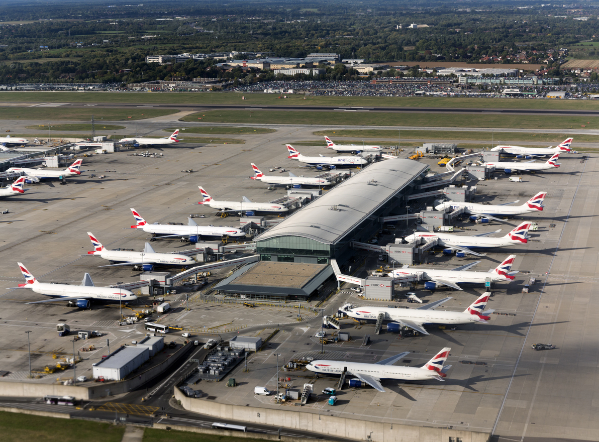 heathrow-airport-terminal-british-airways-planes