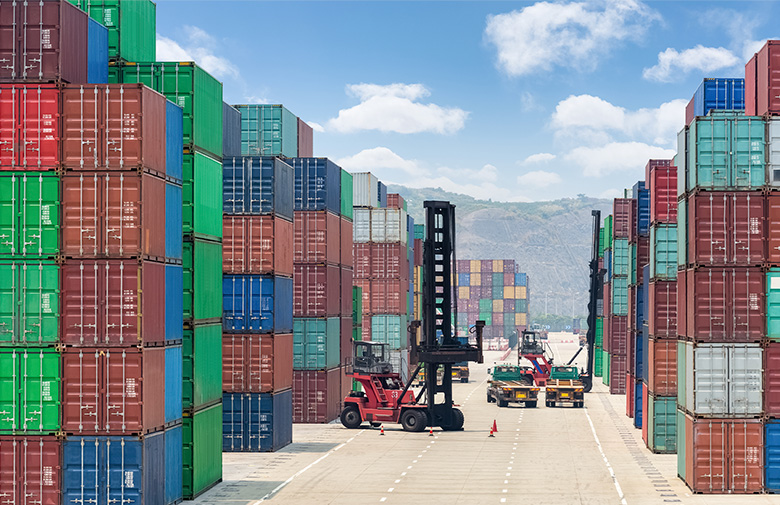 fcl-shipping-logistics-yard-containers