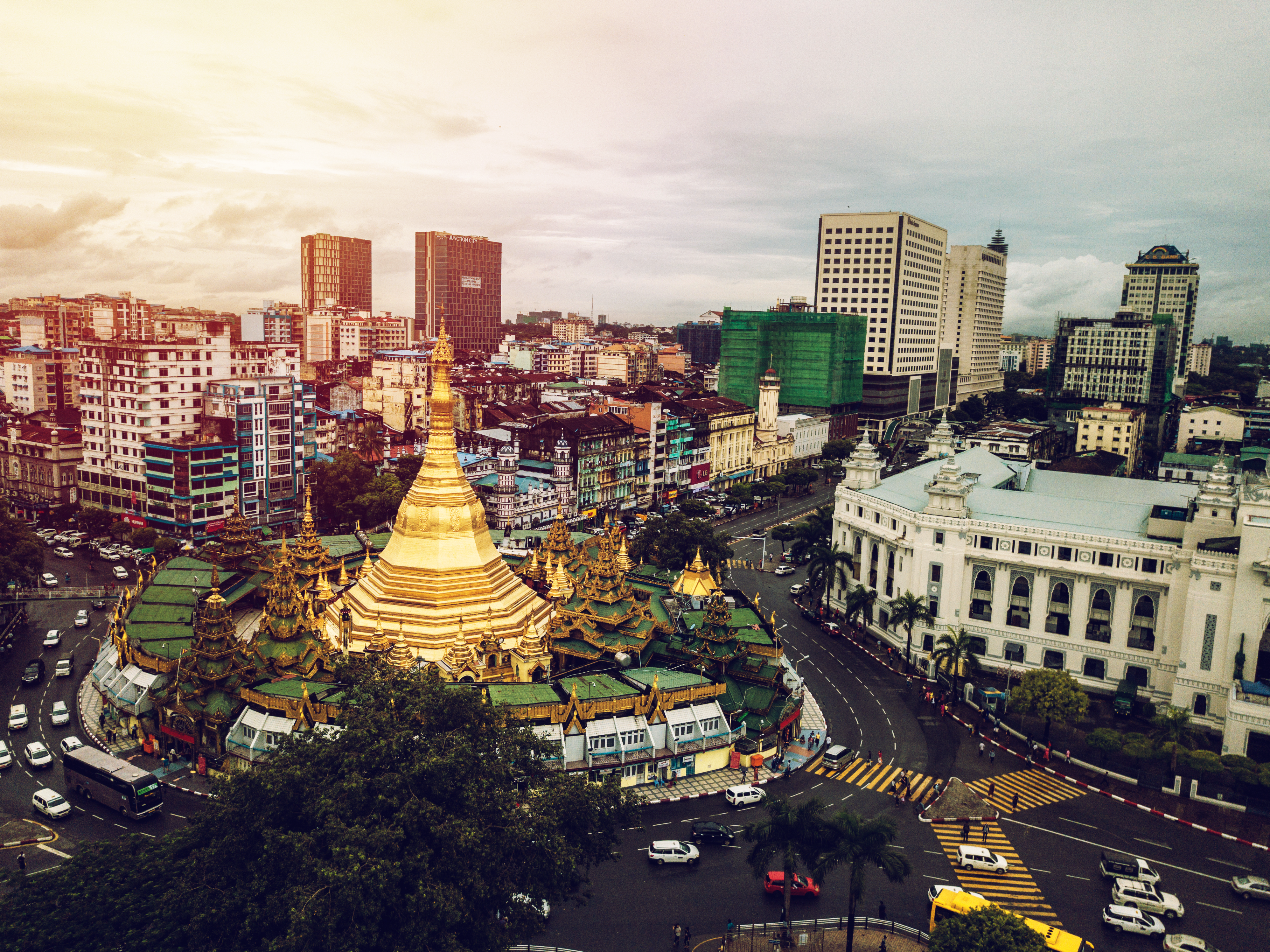 sule-pagoda-yangon-myanmar